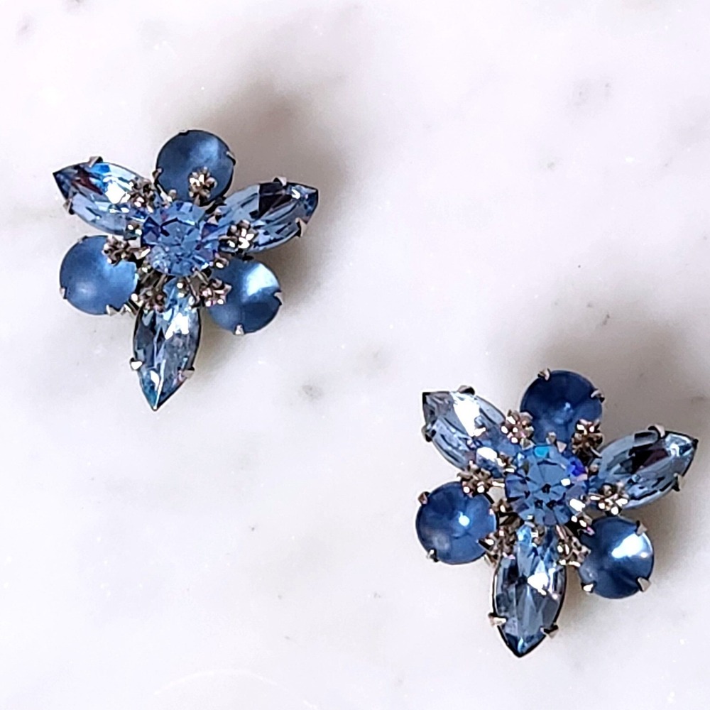 Blue Rhinestone Clustr Brooch Set Dress Clip Vtg Jewelry Rivet Set Satin Glass